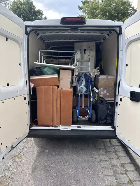 Egal ob Haus, Wohnung, Dachboden oder Keller. Mit Feingefühl kümmert sich Krulis um die vollständige Räumung. | Foto: Altwaren Krulis