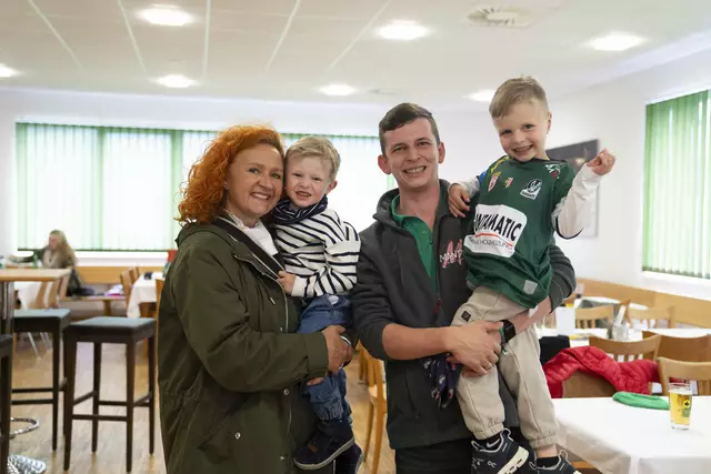 Andrea und Emil sowie Florian mit Leo. | Foto: eventflix/Lara Mayer