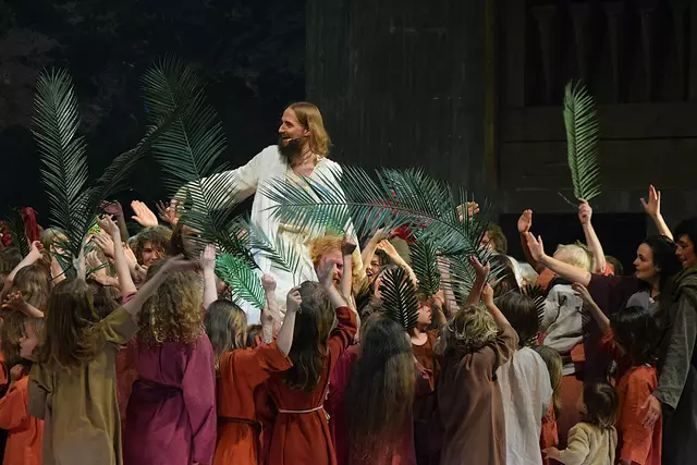 Der Einzug Jesu war ein besonderer Höhepunkt der gesamten Vorstellung. | Foto: Friedl Schwaighofer