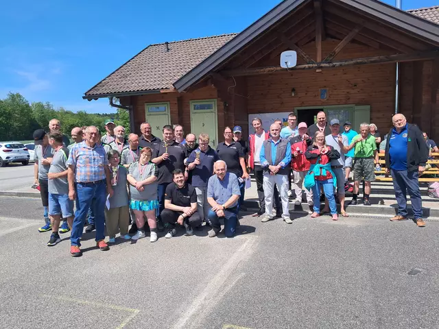 Das Jubiläumsturnier der Lebenshilfe-Stocksportgruppe Mattighofen war gut besucht. | Foto: Schwarzenhofer