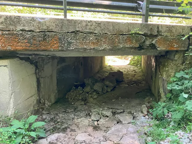 Bei der Rettenbachbrücke auf der B166 ist ein Neubau nötig. | Foto: Land OÖ