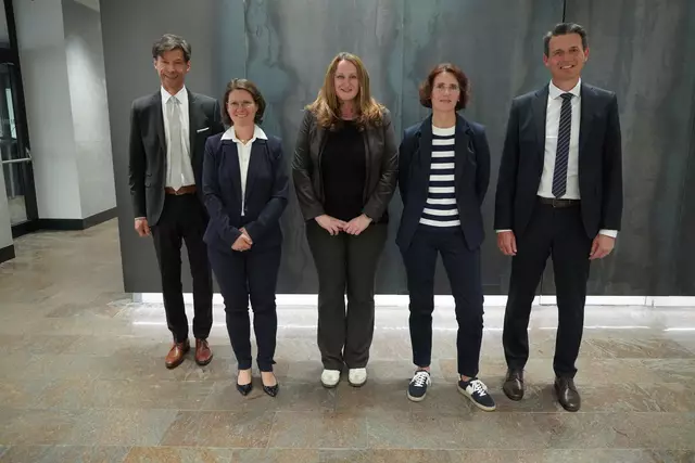 Dr. Wigbert Zimmermann; Mag. Ivonne Grössl; Mag. Sandra Preßlaber; Dr. Birgit Vetter und Mag. Thomas Dampf | Foto: Oberlandesgericht Innsbruck