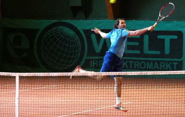 Gabriel Schiftner (ITN 9.3) verliert gegen Fabian Meinschad (ITN 6.1) 6:0, 6:1. | Foto: Weber