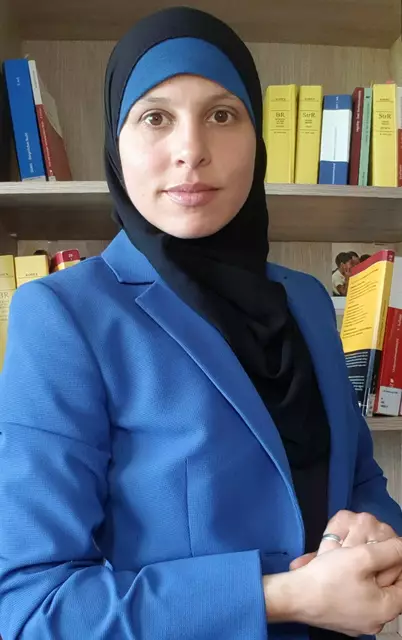 Jasmina Amasha ist Juristin aus Braunau und hilft online, rechtliche Themen zu verstehen. | Foto: Amasha