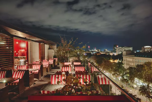 Das "Limón" bietet Dinner und Cocktails bei wunderschönem Ausblick. | Foto: Florian Weitzer Hotels &amp; Restaurants