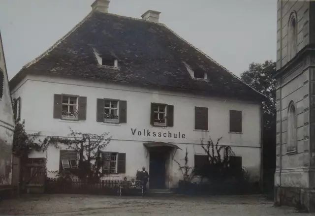 Eggersdorf: Das VS-Gebäude musste vor Wiederaufnahme des Unterrichts am 3. Juli gründlich aufgeräumt und desinfiziert werden. | Foto: VS Chronik