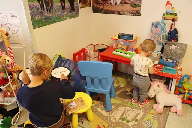 In der Kinderecke können die Jüngste spielen, während Mama und Papa sich kostenlos mit Bekleidung &amp; Co eindecken, oder gemütlich einen Kaffee mit Gleichgesinnten trinken. Die Spielsachen können aber auch kostenlos mitgenommen werden.  | Foto: Edith Ertl