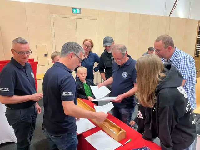 Die Kiwanis-Mitglieder waren sehr beschäftigt an diesem Tag. | Foto: Binder