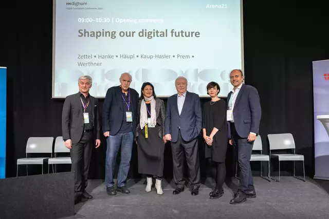 Am Montag wurde die erste internationale Konferenz zum digitalen Humanismus eröffnet. Vor Ort, v. l: Erich Prem, Hannes Werthner, Veronica Kaup-Hasler (SPÖ), Michael Häupl, Claudia Zettel, Stefan Gara (Neos). | Foto: Stadt Wien / David Bohmann