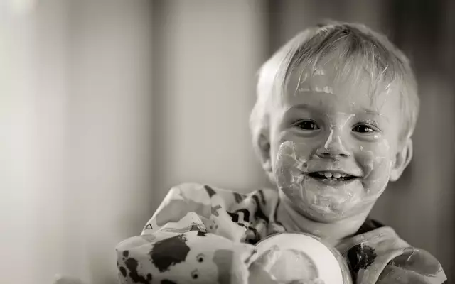 Eltern sollten daher beim Einkauf genau auf die Nährwertangaben achten und sich nicht von bunten Verpackungen täuschen lassen, damit Milch ein gesunder Bestandteil im Speiseplan der Kinder bleibt. | Foto: Symbolbild: pixabay.com