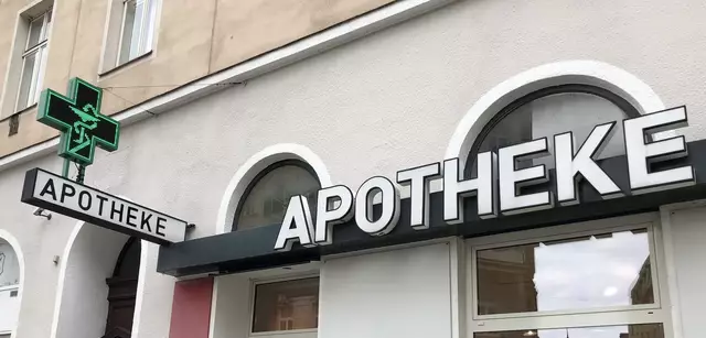Ein Mann soll seit 2018 in zumindest zwei Apotheken in Wien und Niederösterreich seinen Dienst verrichtet haben. Und das, ohne dass er tatsächlich die nötige Ausbildung dafür gehabt habe. | Foto: Hannah Maier/MRW