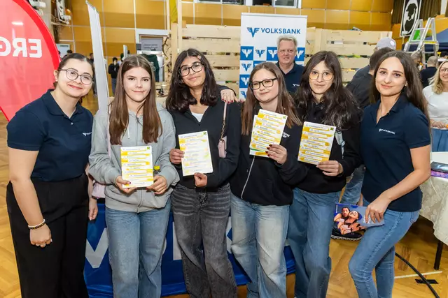 Kniffliges Rätseln auf der Messe-Der Aktiv-Pass war beim jungen Publikum sehr begehrt. | Foto: Christian Husar
