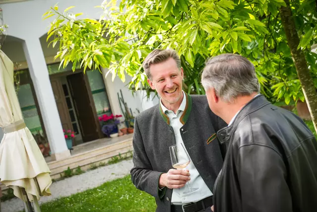 Auch Landesweinbaudirektor Martin Palz war bei der offiziellen Vorstellung des Markenauftritts des Weingutes Hirschmugls dabei. | Foto: Marcel Pail