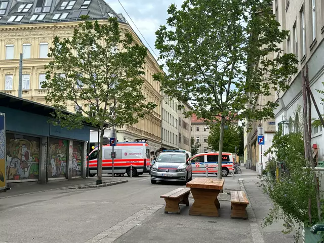 Auch die Berufsrettung war im Einsatz. | Foto: Ronja Reidinger/MeinBezirk