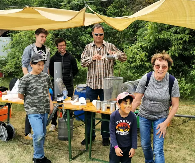 Faszinierte mit flüssigem Stickstoff: Bernhard Weingartner und sein Team. | Foto: Josef Messirek