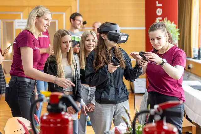 Die VR-Brille am Stand von kosaplaner war sehr beliebt. | Foto: Christian Husar