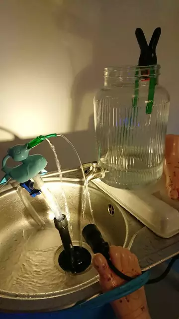 Beispiel aus Margit Buschs Installation "The soul is fluid" | Foto: Margit Busch; Foto (c) Michael Bachhofer