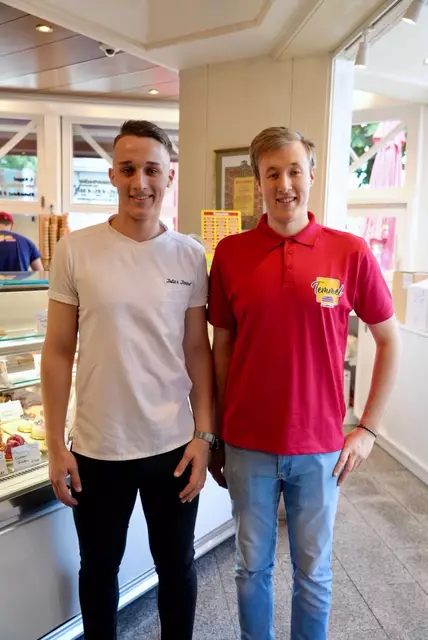 Tobias (l.) und Philipp Temmel haben sich den Traum vom eigenen Kaffeehaus erfüllt. | Foto: Temmel