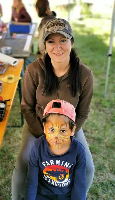 Anja Rimser macht aus Jonathan einen gefährlichen Tiger. | Foto: Josef Messirek