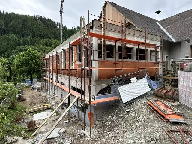 Der Zubau für die zweite Kindergartengruppe in Kainach ist in vollem Gange. | Foto: Gratzer