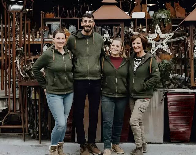 Vlnr.: Brana Ugrenović, Thulfiqar Obaidi, Juliana Hinterseer und ihre Mama Elisabeth Hinterseer. | Foto: Naturwerkstatt