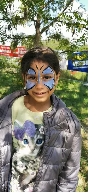Fantasie trifft Farbe – beim Kinderschminken entstanden echte Kunstwerke. | Foto: Josef Messirek