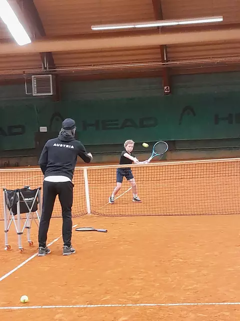 Beharrlich arbeitet Katharina Zmek an ihrer schon jetzt beeindruckenden Tenniskarriere. | Foto: Stoppacher