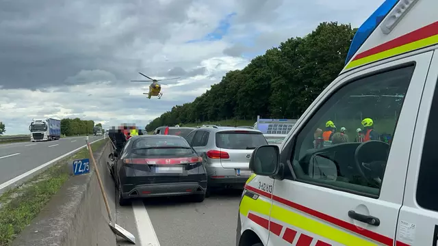 In der Folge ereigneten sich aufgrund des abrupten Verkehrsstaus drei weitere Auffahrunfälle im selben Streckenabschnitt. | Foto: DOKU-NÖ