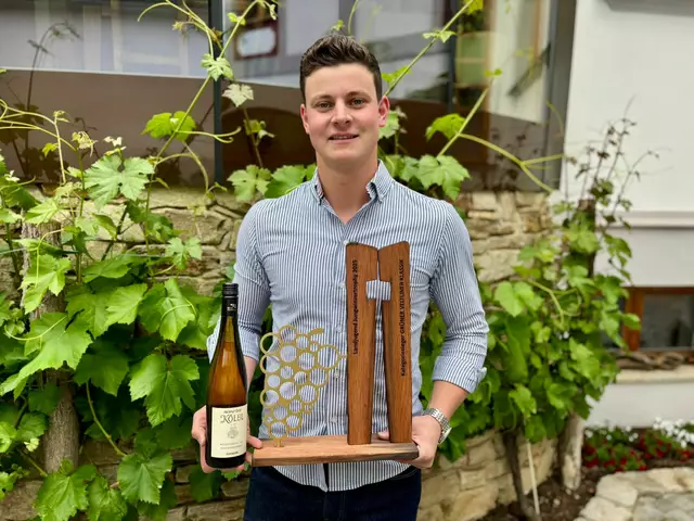 Johannes Kölbl aus Röschitz hat bei der Landjugend-Jungwinzertrophy 2025 den Sieg in der Kategorie Grüner Veltliner Klassik gewonnen. | Foto: Markus Kahrer