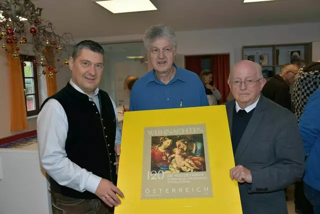 Altarbild in der Pfarrkirche Waldhausen. 2023 auf einer Weihnachtsmarke der Post. Jetzt auch in einem Bildstock in Waldhausen. | Foto: Zinterhof