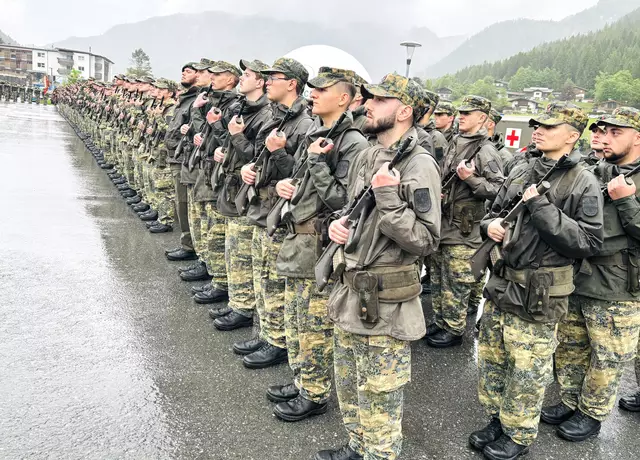 330 Soldaten und Soldatinnen gelobten, Österreich zu verteidigen und die Menschen zu schützen. | Foto: Kogler