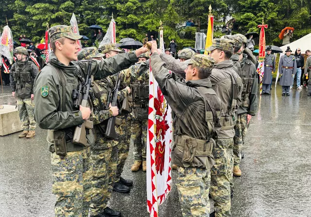 Mit dem Gelöbnis endet für die jungen Soldaten der erste Teil der Ausbildung. | Foto: Kogler