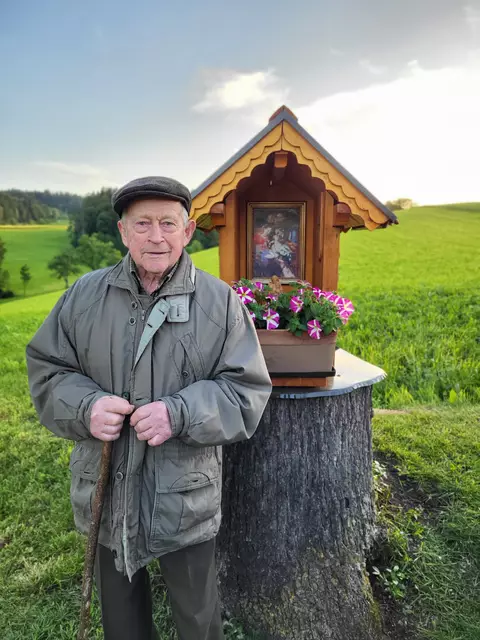 Josef Achleitner aus Waldhausen baute einen Marien-Bildstock, der sich mit viel Liebe zum Detail auszeichnet. 