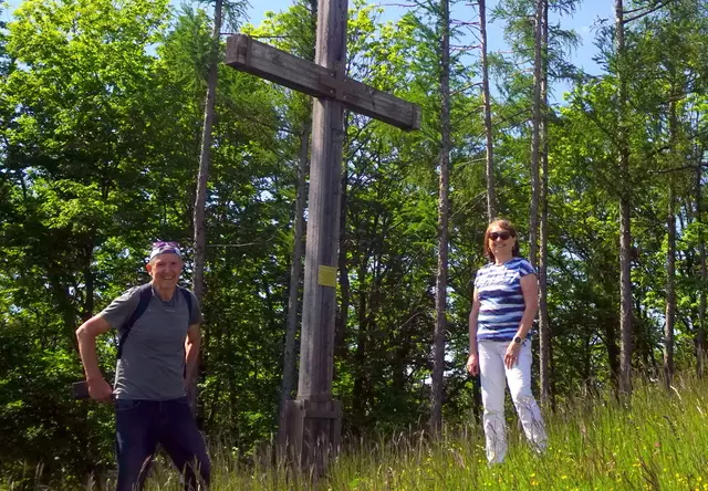 Auf dem Schönbühel mitt dem "Kreuz der Jugend"