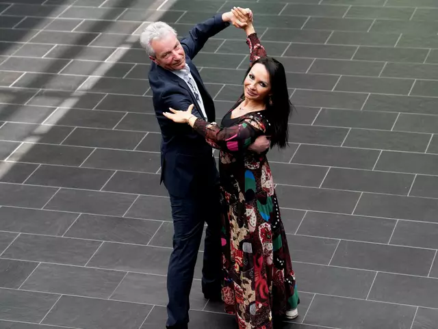 Ferry und Julia Polai sind die Initiatoren der Initiative „Tanzen hält gesund“, welche von Univ.-Prof. Dr. Harald Stummer (l.) tatkräftig unterstützt wird. | Foto: Foto: UMIT TIRO