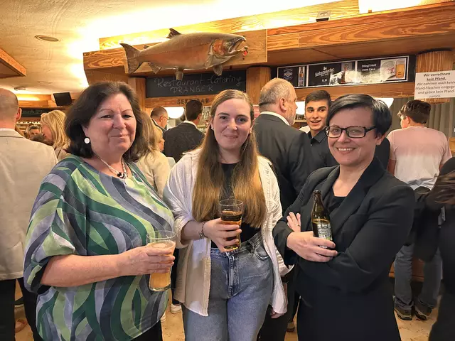 Gabriele Posch und Marion Posch mit Sabine Gersthofer  | Foto: Lisa Stöckl 