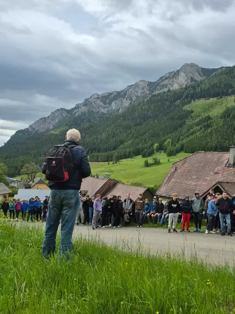 Initiator der jährlichen Veranstaltung ist Gerhard Niederhofer, unermüdlicher Aufklärer über Verfolgung und Rassismus. | Foto: ARGE Jugend