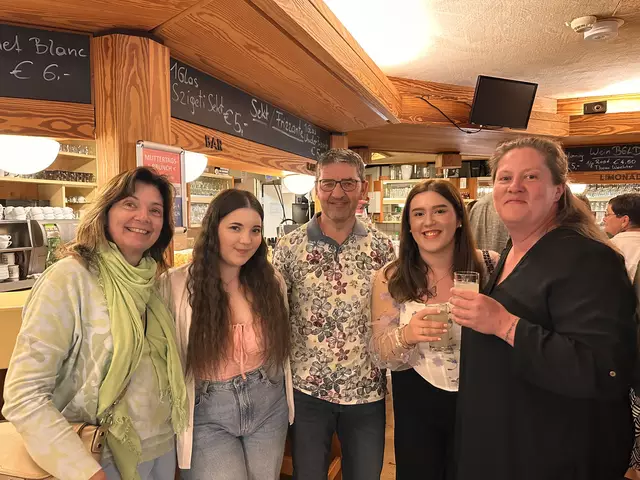 Beate Portschy-Ecker, Theresa und Dietmar Portschy mit Miriam und Eva Zamikal | Foto: Lisa Stöckl 