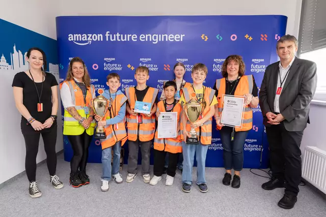Die 1D der MS Laßnitzhöhe zu Besuch bei Amazon. Die Klasse hatte großen Spaß an der gemeinsamen Programmiererfahrung. | Foto: Amazon