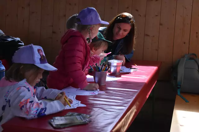 Auch eine Kindergartengruppe aus Ebbs besuchte die Weltausstellung.  | Foto: Barbara Fluckinger