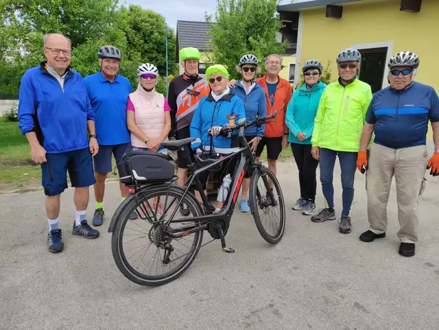 Die motivierte Gruppe vor dem Radausflug | Foto: Senioren Asperhofen