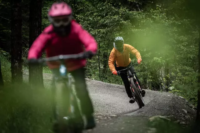 Einsteiger und Profis nutzten die Gelegenheit, über 100 Touren in der Umgebung zu testen. | Foto: Tiroler Zugspitz Arena/Nikola Radovic