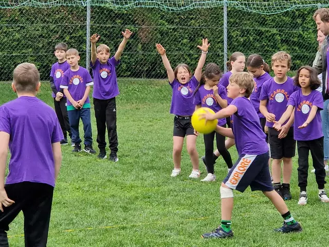 Mit vollem Einsatz und viel Freude spielten sich die Kids auf Turnierstockerl hoch.  | Foto: Wolfgang Kofler