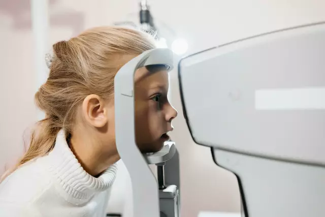 Kinder sollten jährlich zum Sehtest. | Foto: Pexel