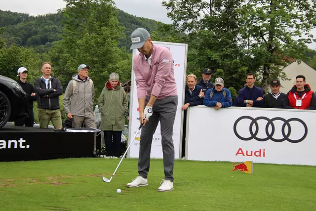 Abschlag: Matthias Schwab