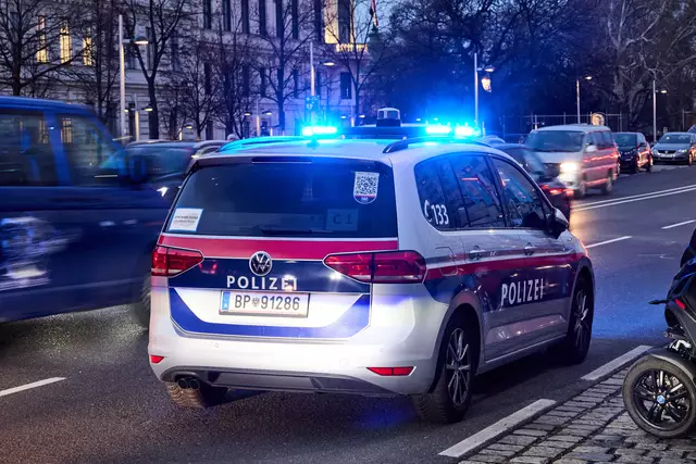 Die Wiener Polizei stoppte einen Raser auf der Hernalser Hauptstraße, nachdem dieser Schlangenlinien gefahren war. | Foto: Starpix / picturedesk.com