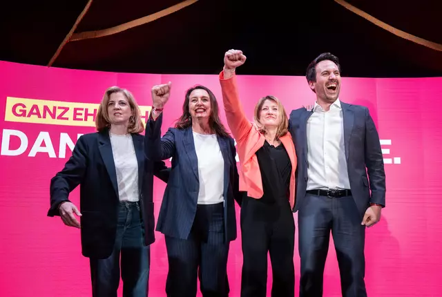 Bei der Abstimmung über die Koalition auf Bundesebene konnten Neos jubeln - diesmal auch?
| Foto: GEORG HOCHMUTH / APA / picturedesk.com
