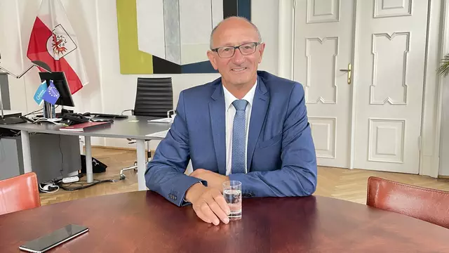 Landeshauptmann Anton Mattl sieht ein Stabilisierung in der Wirtschaft. | Foto: Liste Mattle