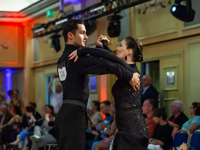 Alexander Lauda mit Amateurpartnerin Irina Stahl bei Amazing Vienna. Eine ganz neue Erfahrung, aber ich finde diese Art von Tanzturnieren einfach toll. | Foto: Regina Courtier