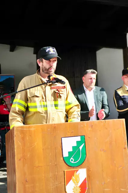 FF Birgitz-Kommandant Wolfgang Schweighofer freute sich über den Bewerb und über das Jubiläum. | Foto: Hassl
